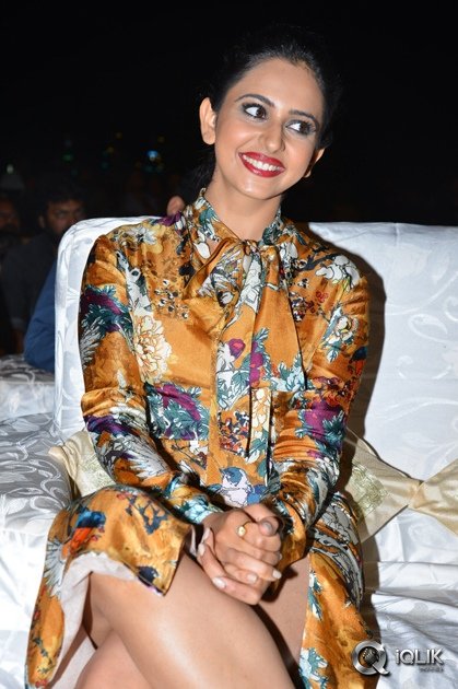 Rakul-Preet-Singh-At-Dhruva-Movie-Pre-Release-Function